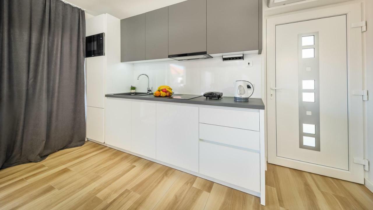 Sun & Salt Apartments ビビニェ エクステリア 写真
